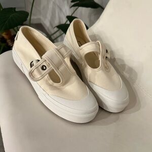 Brand new VANS
Size 7.5